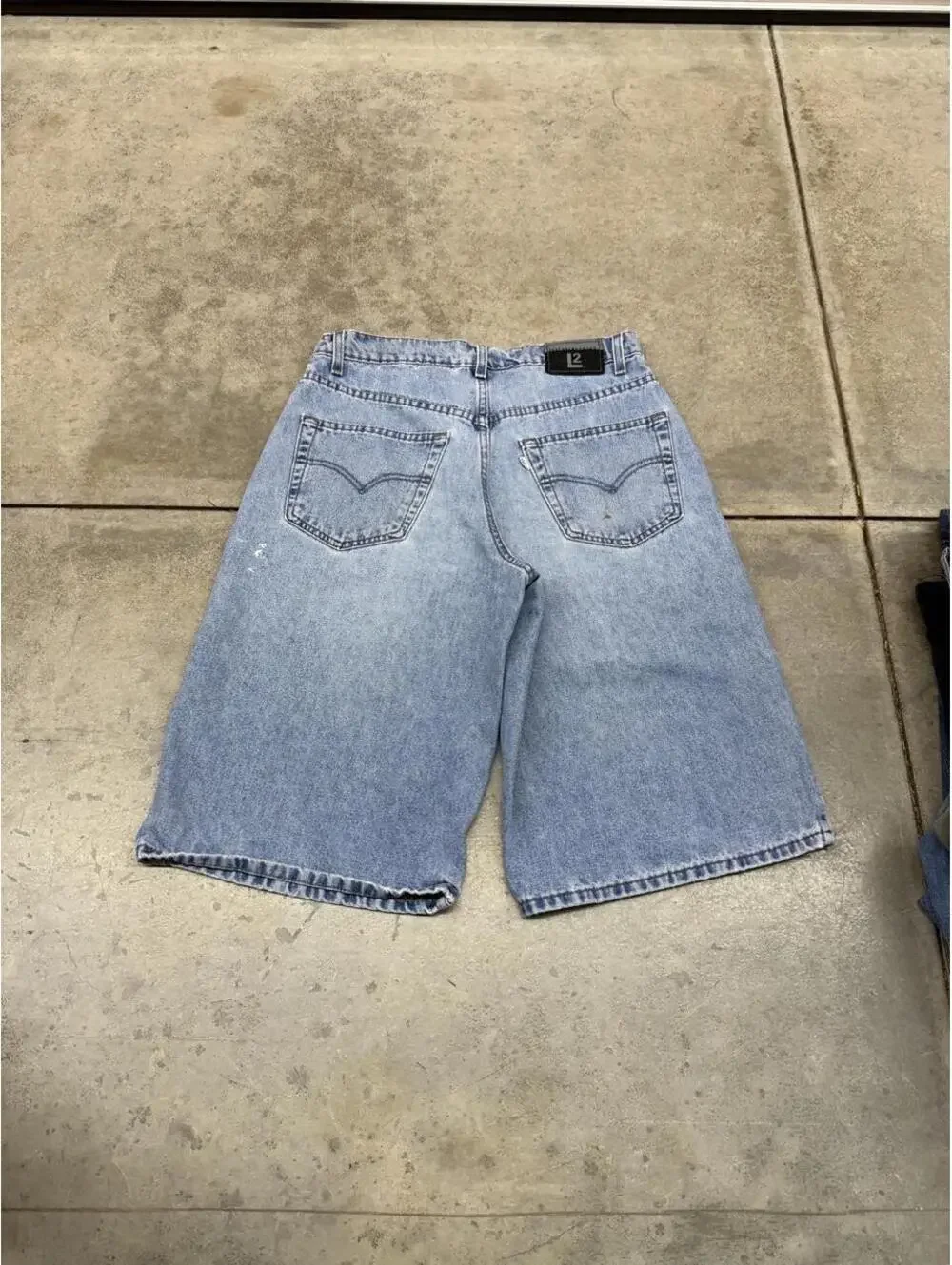 vintage levis faded blue relaxed baggy fit jean shorts jorts size 30